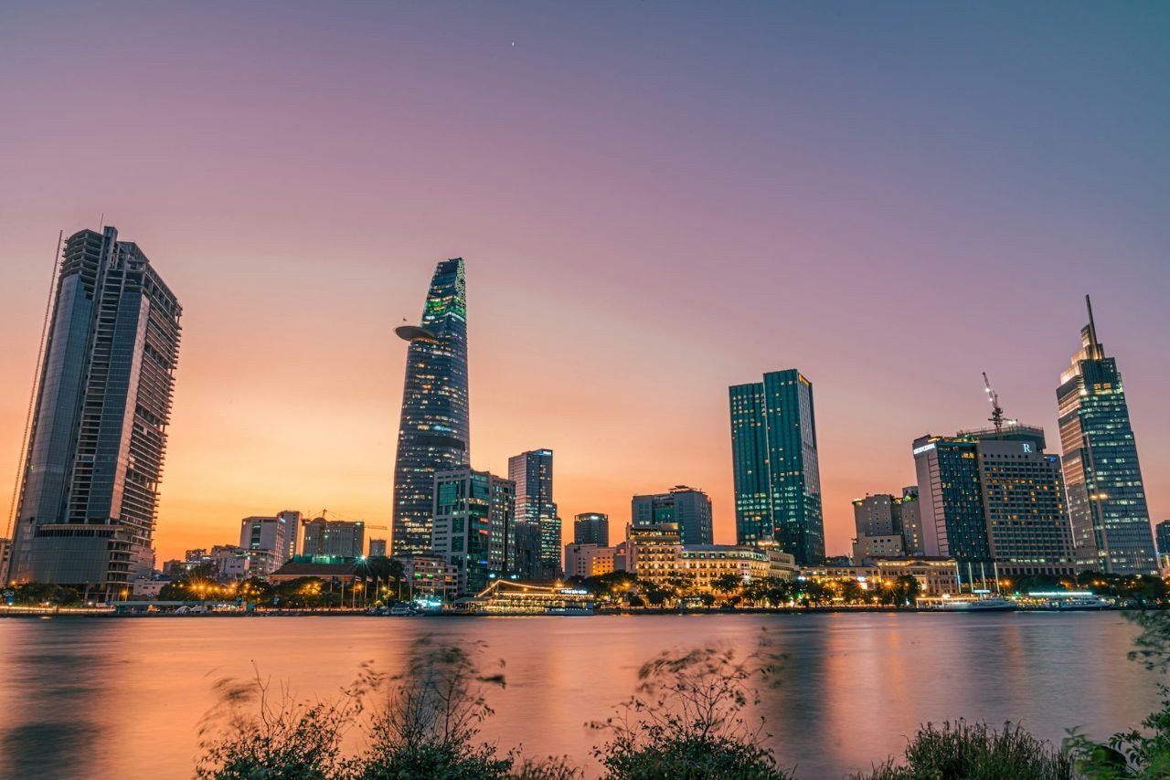 Đại lộ Mai Chí Thọ nơi The Megapolis Thủ Thiêm tọa lạc, liền kề Ga Thủ Thiêm